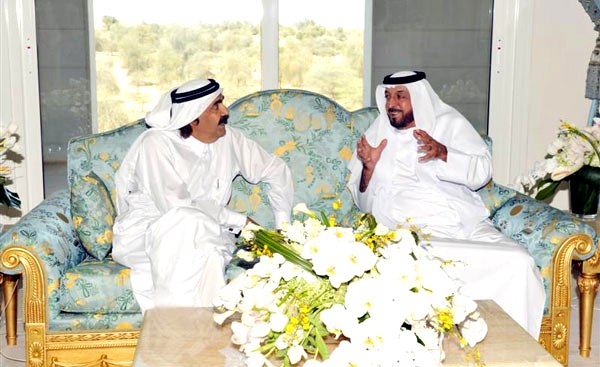 President Khalifa receives Emir of Qatar