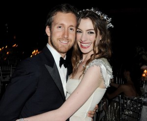 Anne Hathaway Ties the Knot