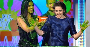 Depp, Stewart Win at Slimy Kids Choice Awards