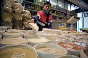 Global food prices down after 3 months: FAO