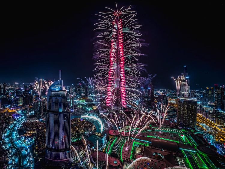 Dubai Plans Spectacular Fireworks to New Year The